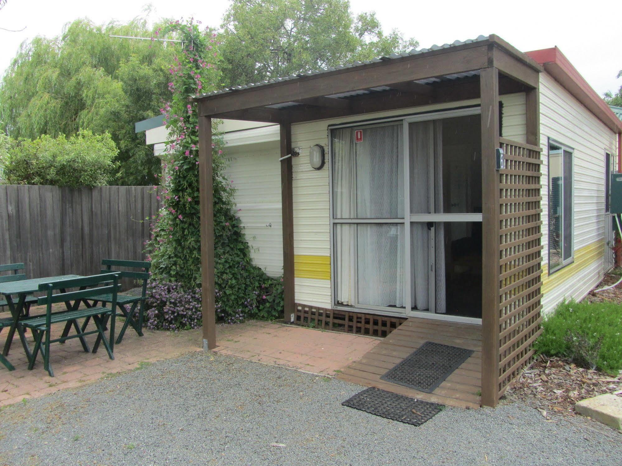 Triabunna Cabin & Caravan Park Exterior foto